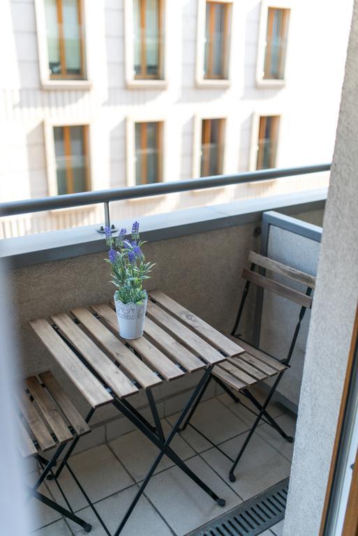 River Boulevards Apartment Cracovie Extérieur photo